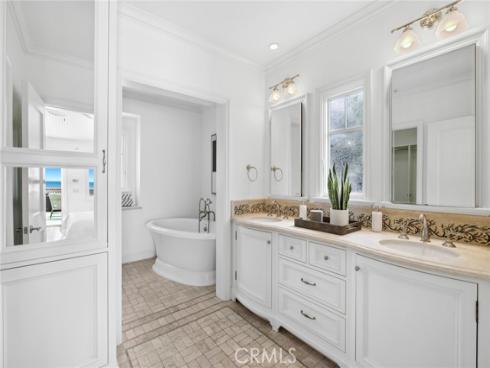 111 Brooks , Laguna Beach, CA