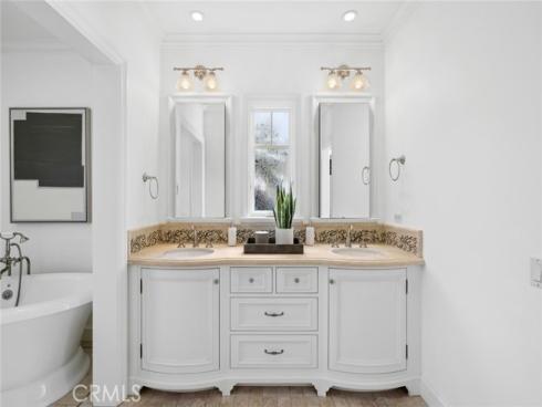 111 Brooks , Laguna Beach, CA