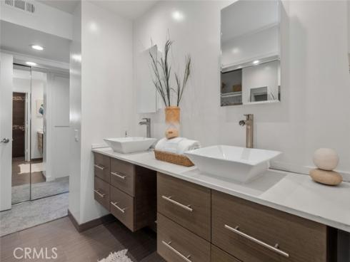 933 Meadowlark Drive, Laguna Beach, CA