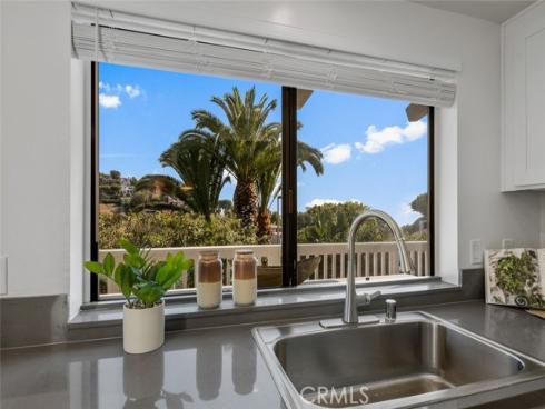 933 Meadowlark Drive, Laguna Beach, CA