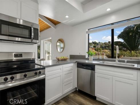 933 Meadowlark Drive, Laguna Beach, CA