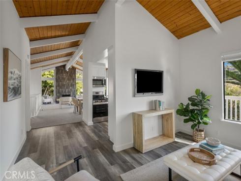 933 Meadowlark Drive, Laguna Beach, CA