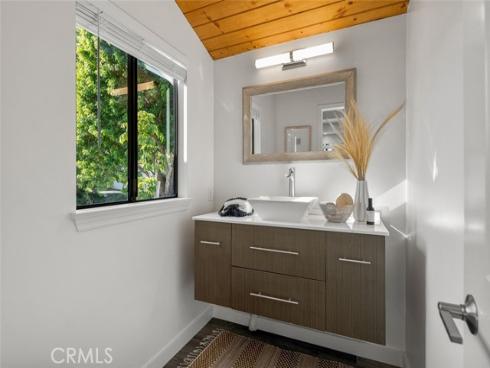 933 Meadowlark Drive, Laguna Beach, CA