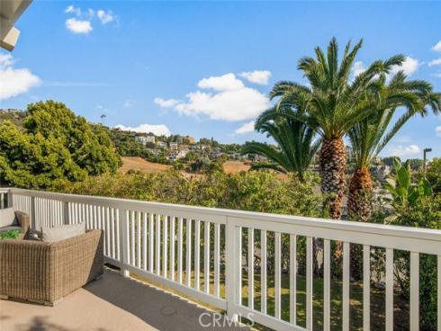 933  Meadowlark   Drive, Laguna Beach, CA