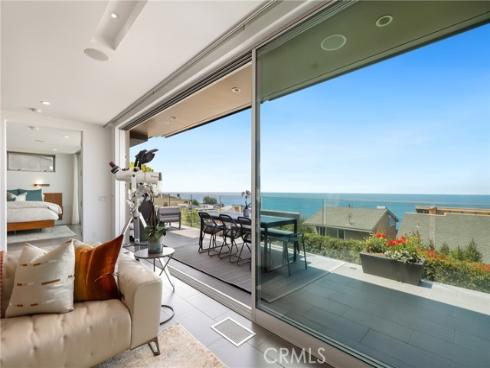 1088 Del Mar Avenue, Laguna Beach, CA