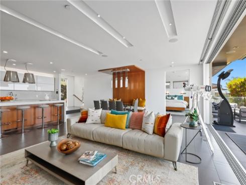 1088 Del Mar Avenue, Laguna Beach, CA