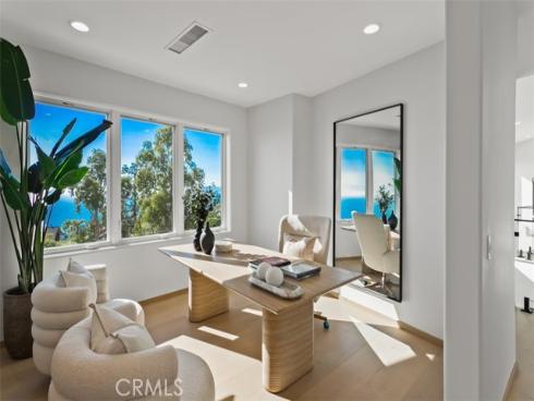 31 N Vista De Catalina  , Laguna Beach, CA