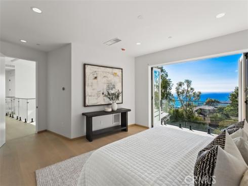 31 N Vista De Catalina  , Laguna Beach, CA