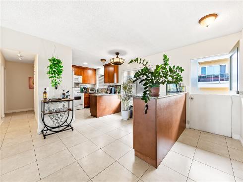 240  Moss  8  Street, Laguna Beach, CA