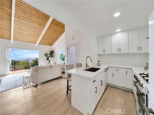 1596 Del Mar Avenue, Laguna Beach, CA