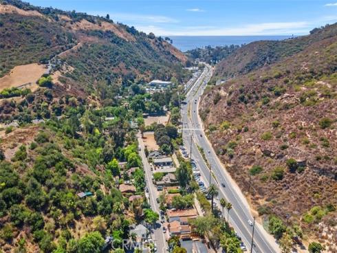 1595  Arroyo Drive  , Laguna Beach, CA