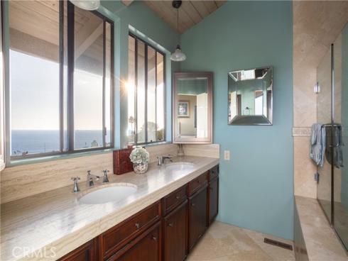 7 N Vista De La Luna  , Laguna Beach, CA