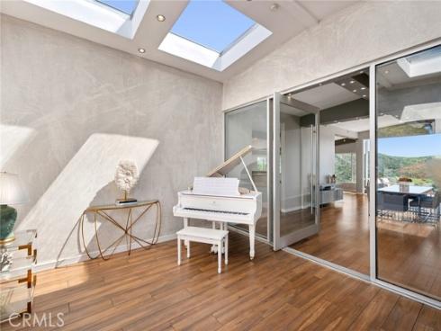 2085 Temple Hills Drive, Laguna Beach, CA