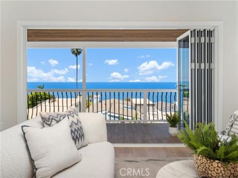 2961  Rounsevel  , Laguna Beach, CA
