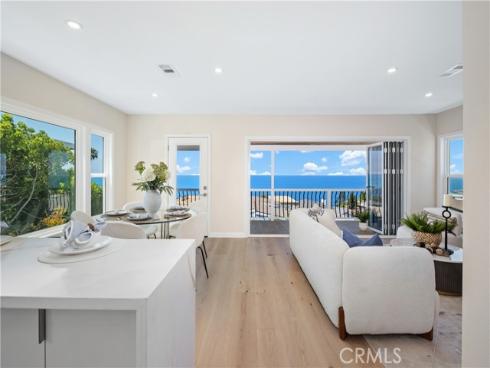 2961  Rounsevel  , Laguna Beach, CA