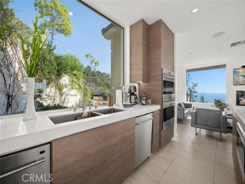 2300  Crestview  , Laguna Beach, CA