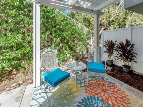 102 Santa Rosa Court, Laguna Beach, CA