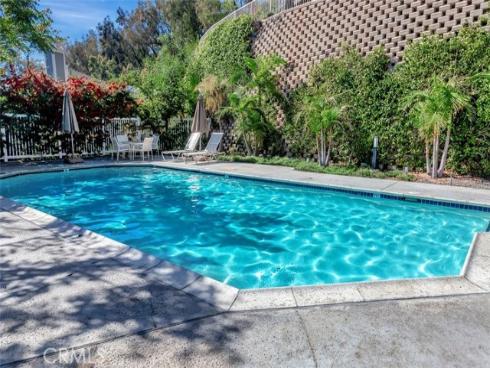 102 Santa Rosa Court, Laguna Beach, CA