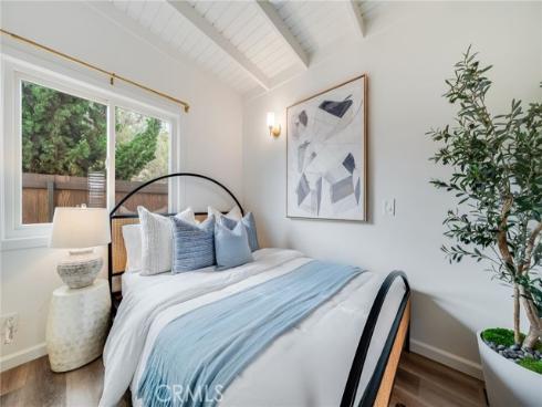 358  Flora  , Laguna Beach, CA