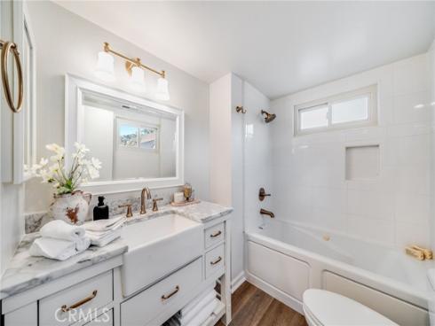 358  Flora  , Laguna Beach, CA