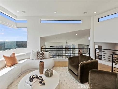 1425  Skyline  , Laguna Beach, CA