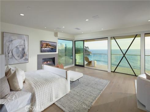 33 Bay Drive, Laguna Beach, CA