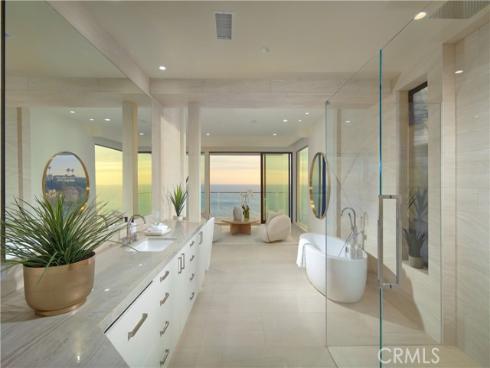 33 Bay Drive, Laguna Beach, CA