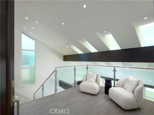 33 Bay Drive, Laguna Beach, CA