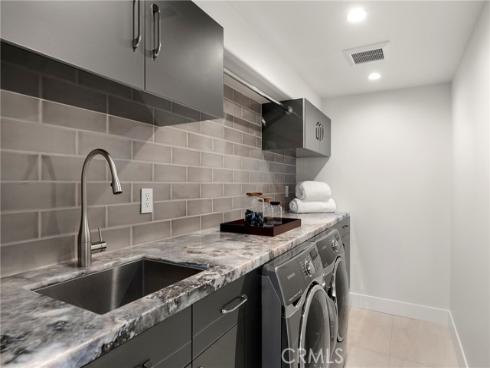 52 N Portola  , Laguna Beach, CA