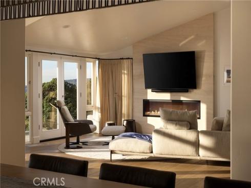 52 N Portola  , Laguna Beach, CA