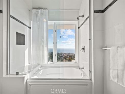 1076  Skyline   Drive, Laguna Beach, CA