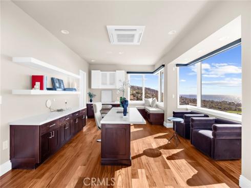 1076  Skyline   Drive, Laguna Beach, CA