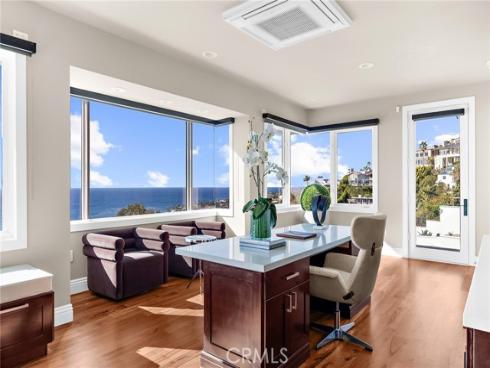 1076  Skyline   Drive, Laguna Beach, CA