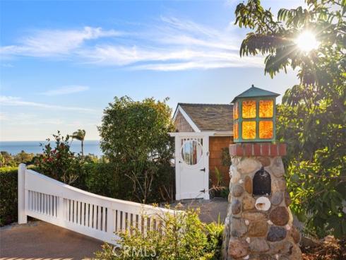 2 N. Vista De La Luna