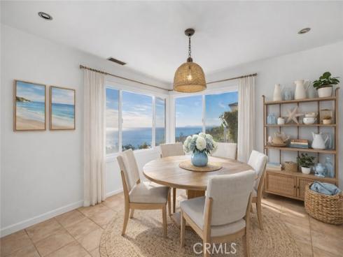 2 N Vista De La Luna  , Laguna Beach, CA