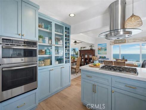 2 N Vista De La Luna  , Laguna Beach, CA