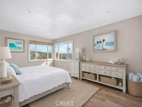 2 N Vista De La Luna  , Laguna Beach, CA