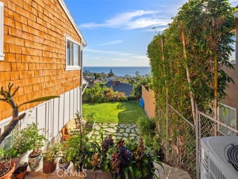 2 N Vista De La Luna  , Laguna Beach, CA