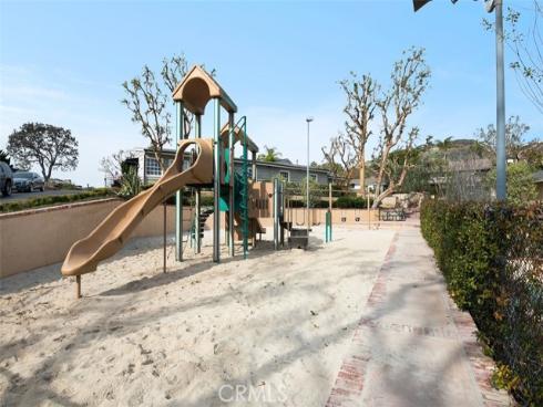 2 N Vista De La Luna  , Laguna Beach, CA