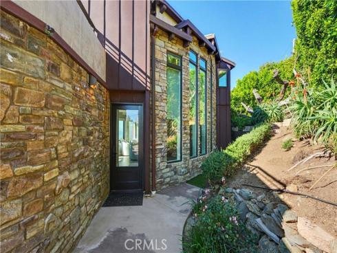 2590  Iris  , Laguna Beach, CA