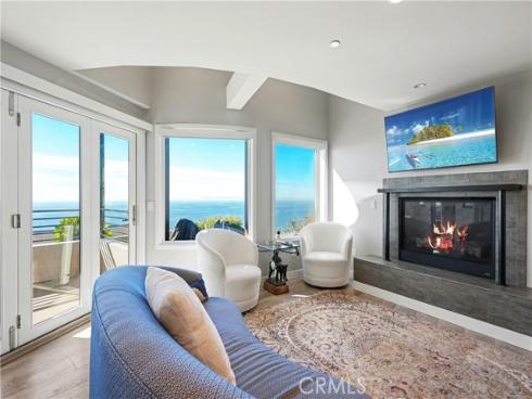 2590  Iris  , Laguna Beach, CA