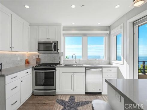 2590  Iris  , Laguna Beach, CA