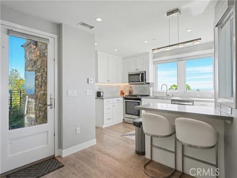 2590  Iris  , Laguna Beach, CA