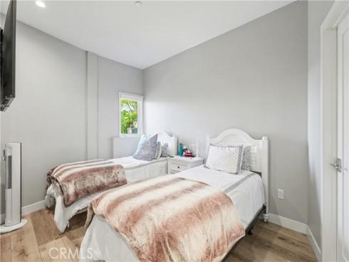 2590  Iris  , Laguna Beach, CA