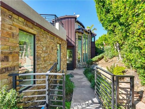 2590  Iris  , Laguna Beach, CA