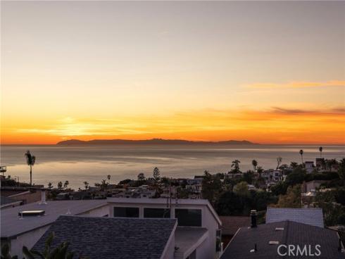 1077  Tia Juana  , Laguna Beach, CA