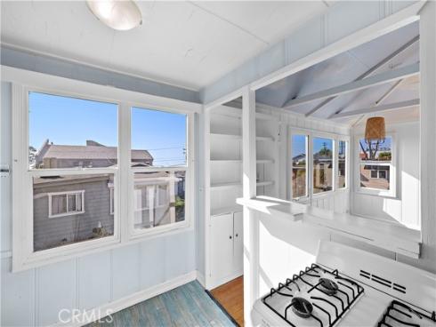 31692  3rd   Avenue, Laguna Beach, CA