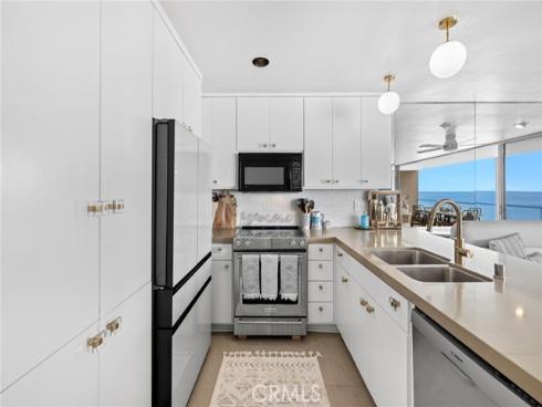 1585 S Coast  32 , Laguna Beach, CA