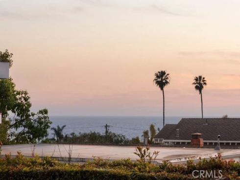 541  Oak Street  , Laguna Beach, CA