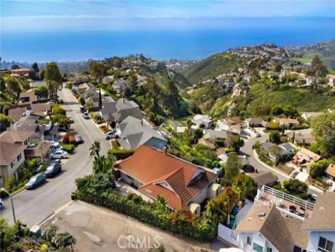 3083  Cresta  , Laguna Beach, CA